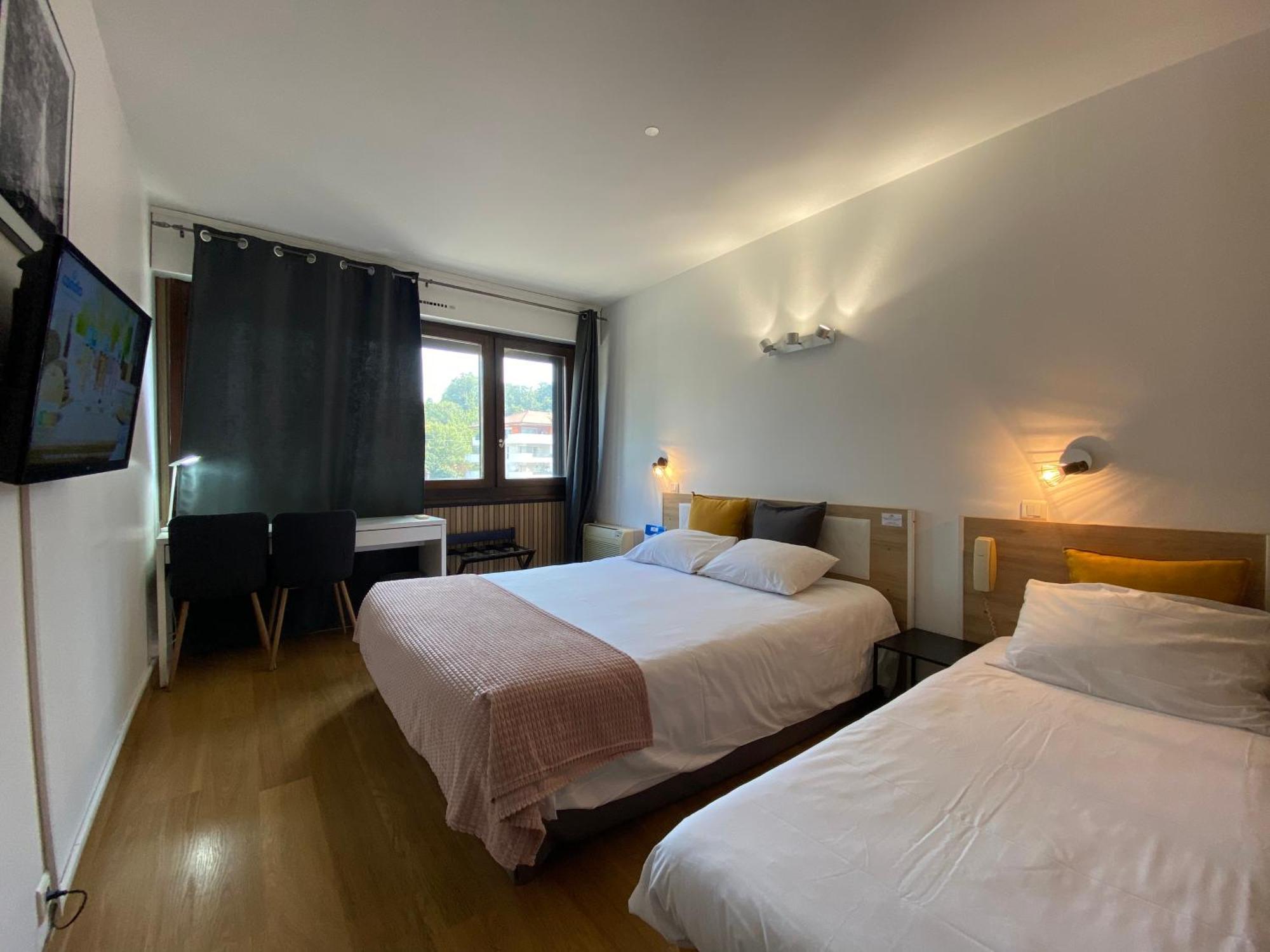 Savoie Hotel Aux Portes De Geneve Saint-Julien-en-Genevois Eksteriør billede