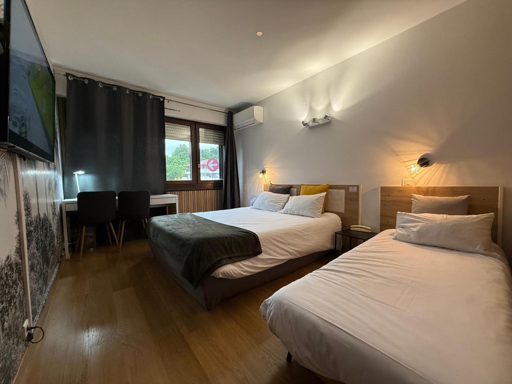 Savoie Hotel Aux Portes De Geneve Saint-Julien-en-Genevois Eksteriør billede